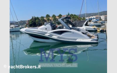 Python yacht C 33 usato