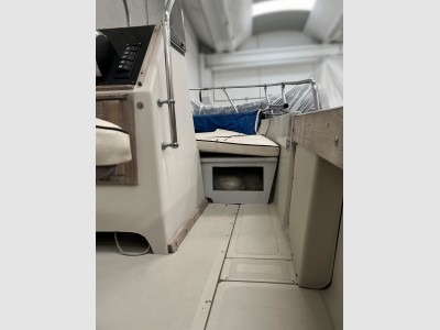 Boston Whaler Outrage 18