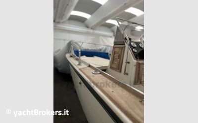 Boston Whaler OUTRAGE 18 usato