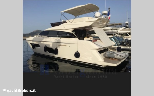 Ferretti 550