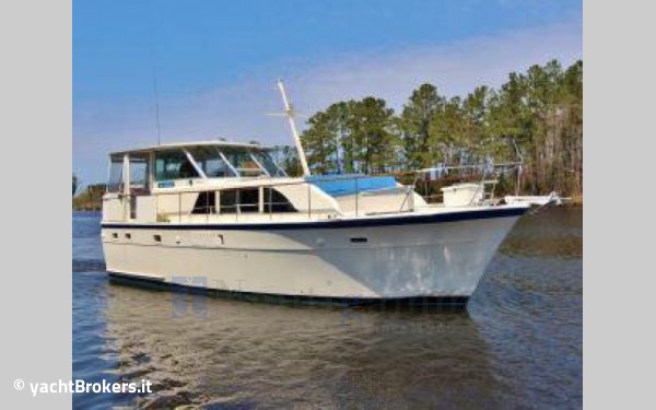 Hatteras Yachts 43 Double Cabin