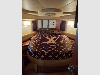 Azimut Evolution 42