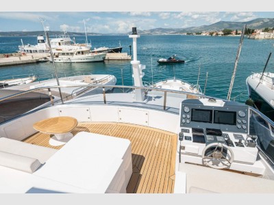 Benetti Delfino 95