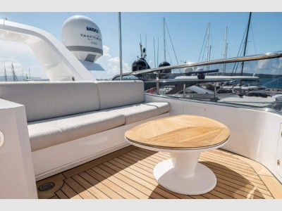 Benetti Delfino 95