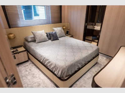 Benetti Delfino 95