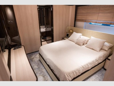 Benetti Delfino 95