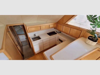 Bertram Yacht 43 Convertible