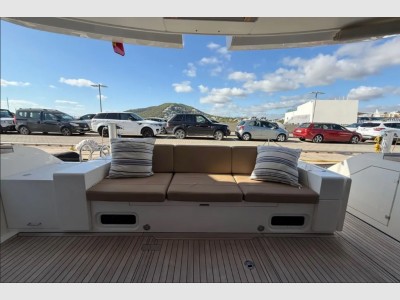 Fairline Squadron 58 Fly