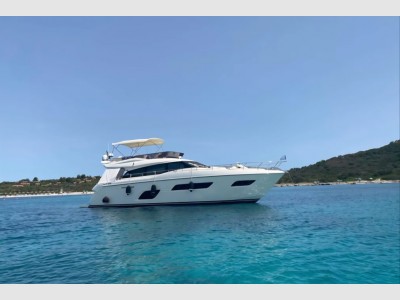 Ferretti 550