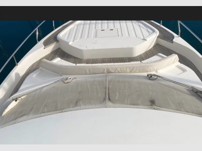 Ferretti 550