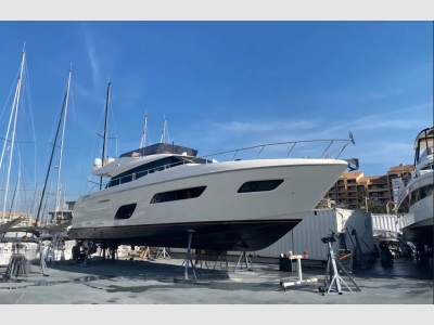 Ferretti 550