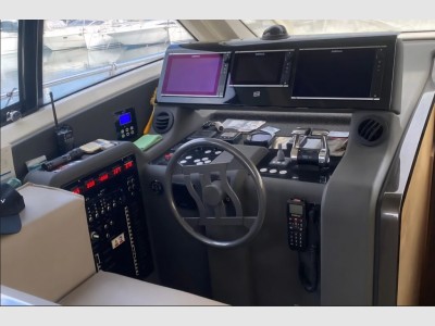 Ferretti 550