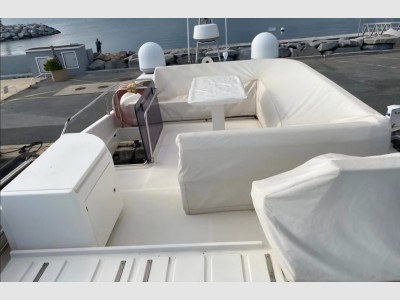 Ferretti 550