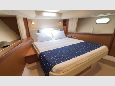 Ferretti 630