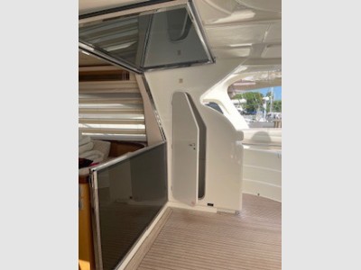 Ferretti  681