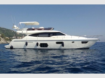 Ferretti Yachts 570