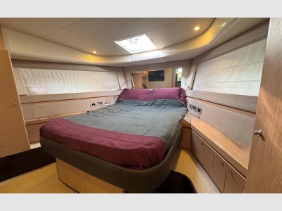 Ferretti Yachts 570
