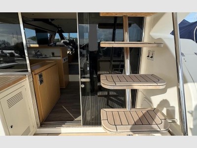 Ferretti Yachts 570