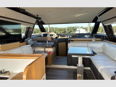 Ferretti Yachts 570