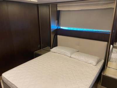 Ferretti Yachts Ferretti 850 Ht