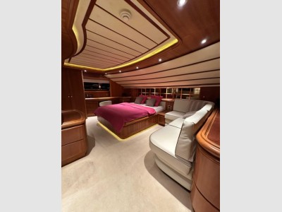 Ferretti Yachts Ferretti Custom Line 94 - Scafo #20