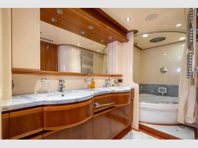 Ferretti Yachts Ferretti Custom Line 94 - Scafo #20