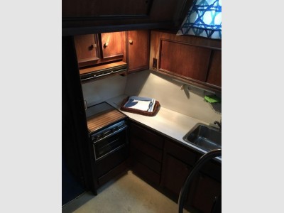 Hatteras Yachts 43 Double Cabin