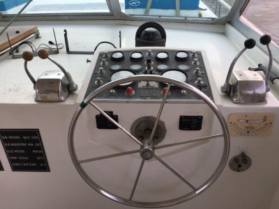 Hatteras Yachts 43 Double Cabin