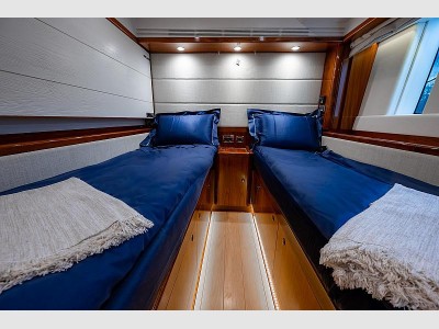 Oyster Yachts Oyster 885