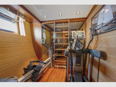 Perini Navi Perini 40m Fast Cruising Line