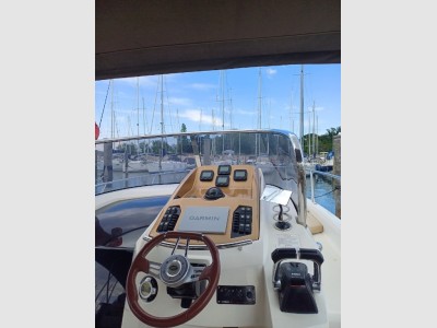 Sessa Marine Key Largo 30