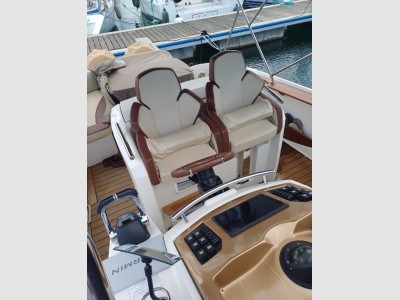 Sessa Marine Key Largo 30