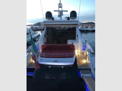 Sunseeker Predator 52