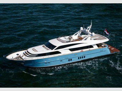 Van Der Valk Raised Pilothouse 