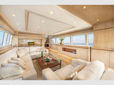 Van Der Valk Raised Pilothouse 