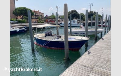 Navalplastica GOZZO 595 usato