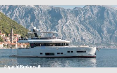 Sirena Marine SIRENA 64 usato