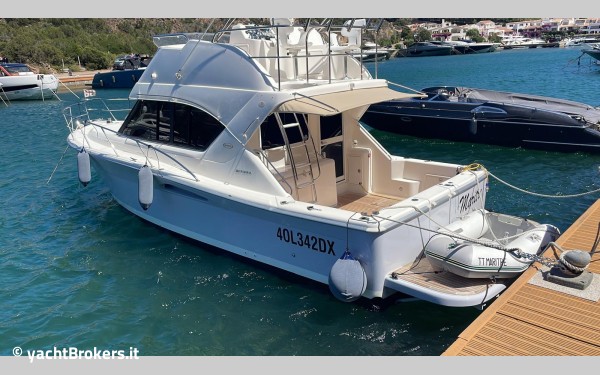 Riviera Marine 33 Flybridge