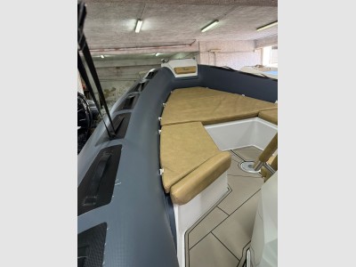 Ranieri International Cayman 27 Sport Touring