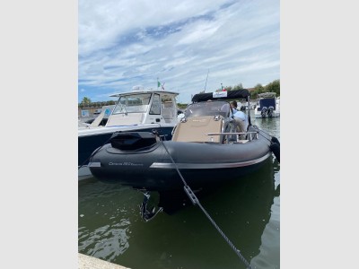 Ranieri International Cayman 28 Executive Trofeo