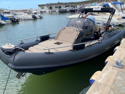 Ranieri International Cayman 28 Executive Trofeo