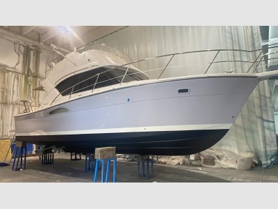 Riviera Marine 33 Flybridge
