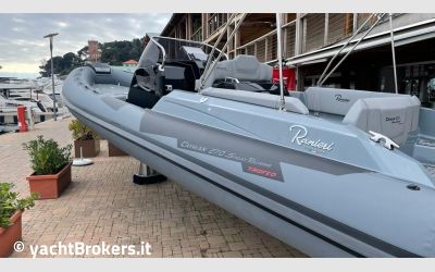 Ranieri International Cayman 27 Sport Touring Trofeo usato da Sestante Yachts