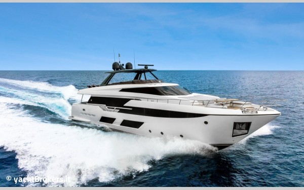 Ferretti Yachts 920