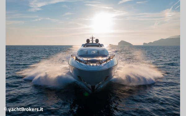 Overmarine Mangusta 104 Rev