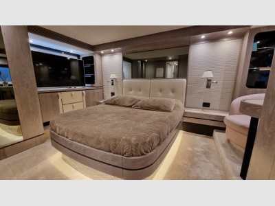Azimut Magellano 66