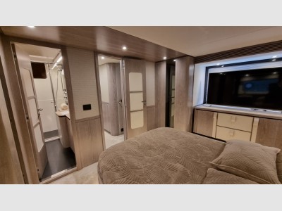 Azimut Magellano 66