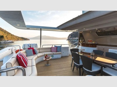 Benetti Legend 85