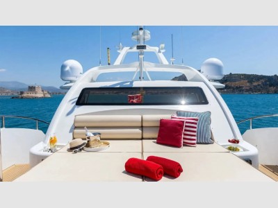 Benetti Legend 85