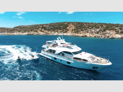 Benetti Legend 85